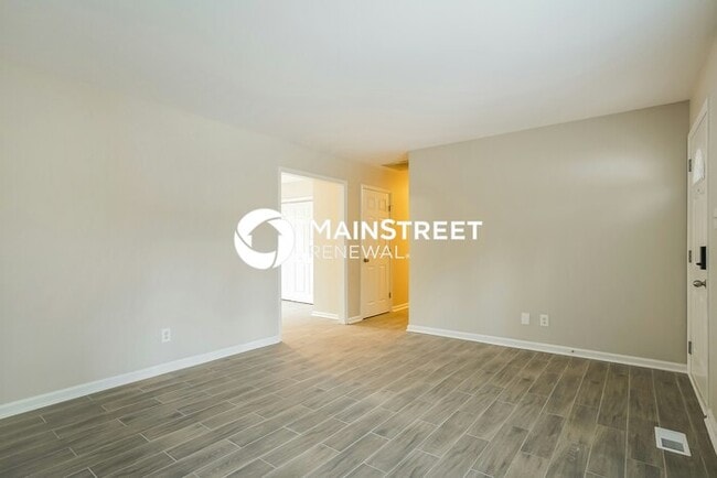 Photo - 3 Bedroom Pet-Friendly Home in KNIGHTDALE, NC with Main Street Renewal