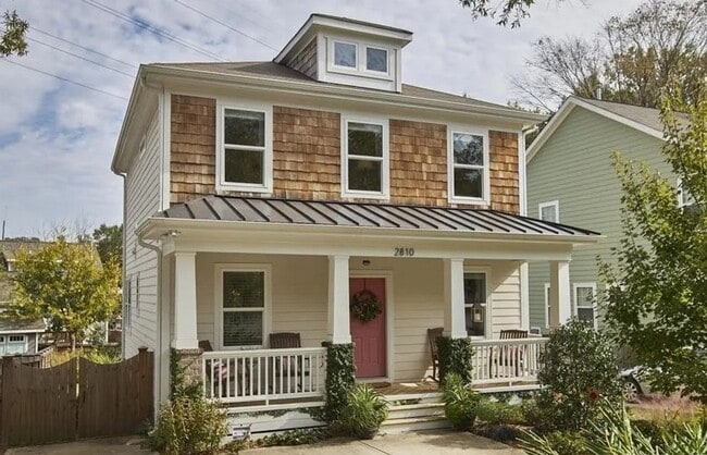 Building Photo - Beautiful Craftsman home near Duke!
