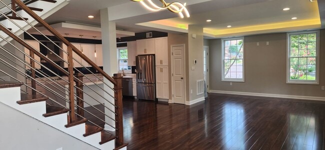 Photo - 402 McKenzie Dr