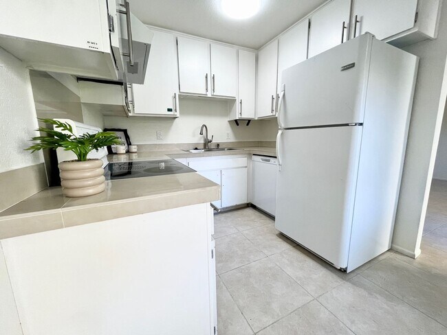 Photo - AVAILABLE NOW! BEAUTIFUL 3 Bed 2 Bath COND...