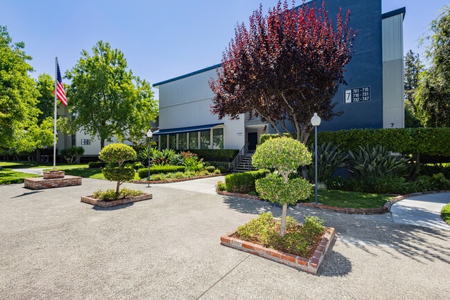 Photo - West Park Apartments