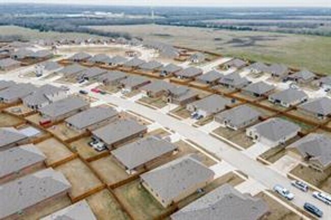 Building Photo - Beautiful home in a great quiet neighbourh...