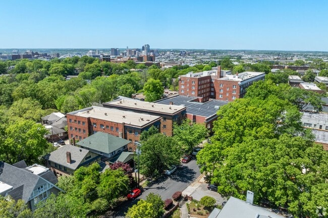 Photo - Montrose and Montclair