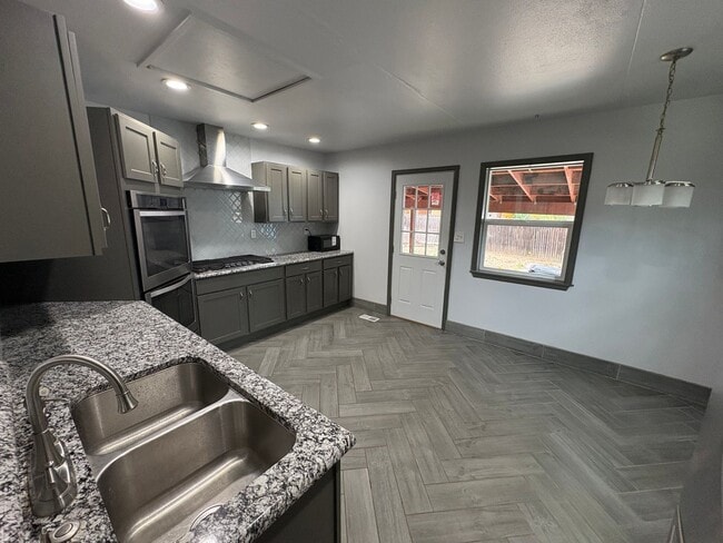 Photo - 622 E St Elmo Ave