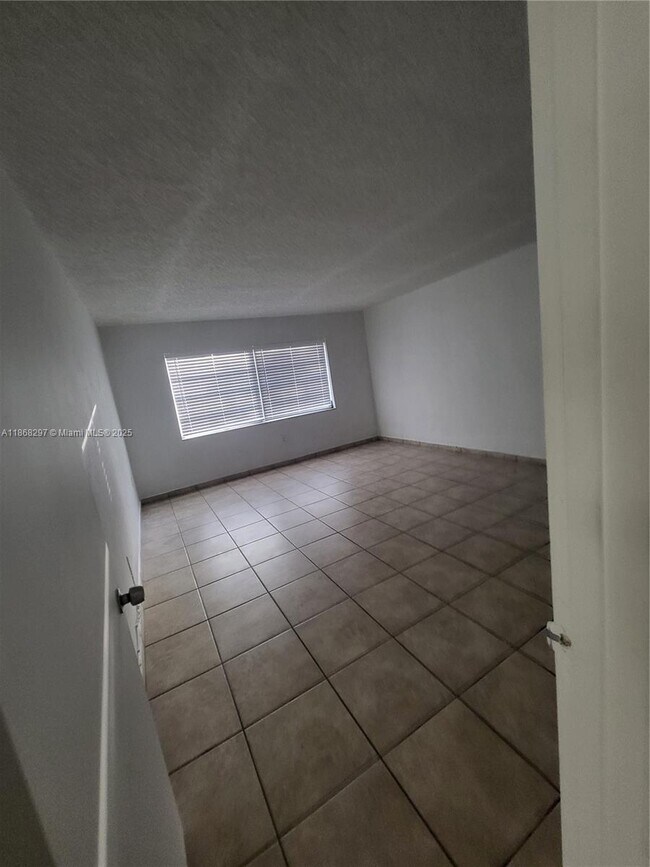 Photo - 1175 Normandy Dr Unit 2D