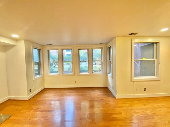 Photo - Dupont Circle 1 Bedroom Charmer with Patio... Unit 1