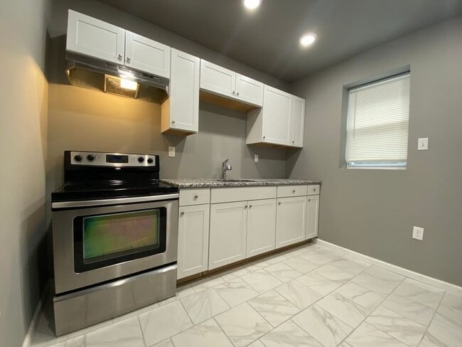 Photo - 1404 S Etting St Townhome