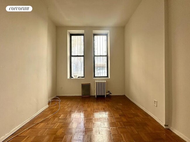Building Photo - 426 E 66th St Rental
