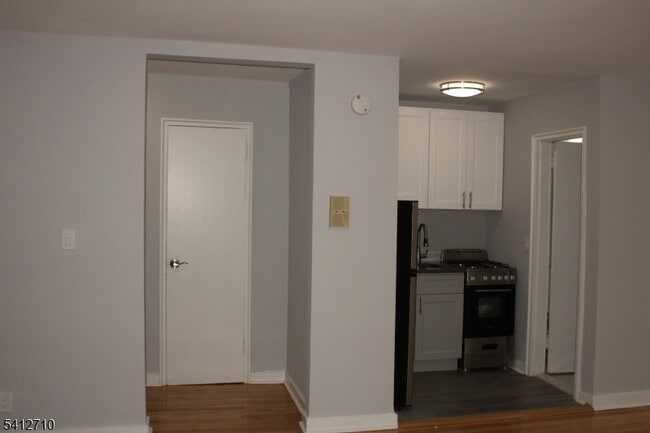 Photo - 819 Bloomfield Ave Unit 10