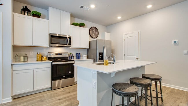Photo - 646 Longtail Ln