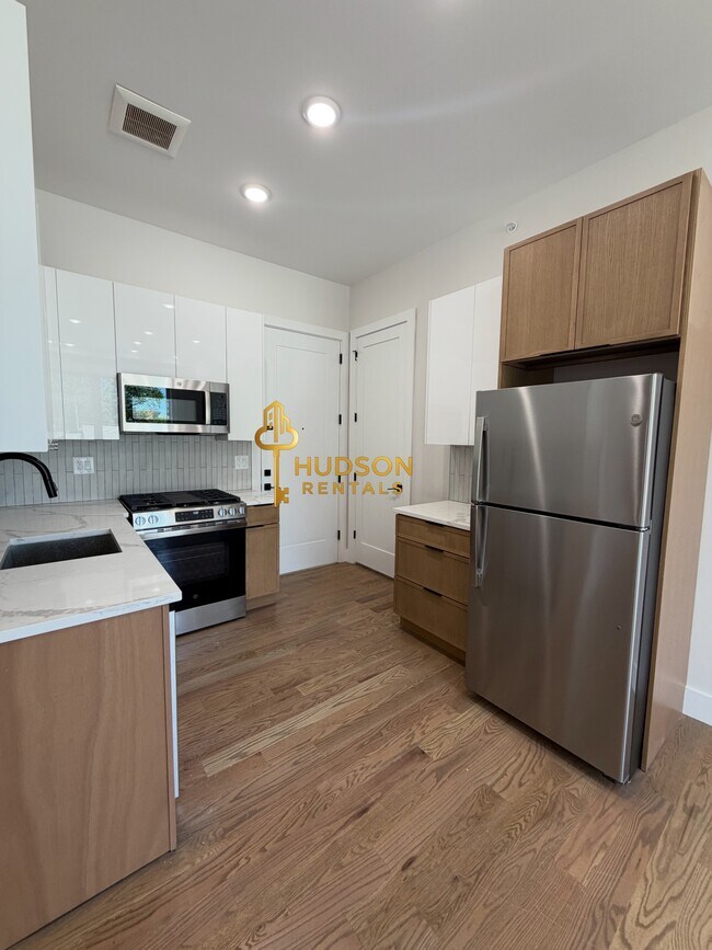 40 Lembeck Ave 303 - 42 Lembeck Ave