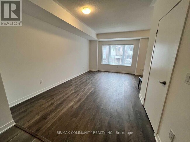 Photo - 1525 Kingston Rd