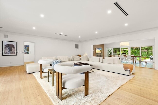 Photo - 641 Island Rd