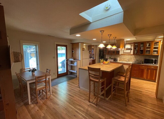 Dining, Kitchen area - 1544 9th St Casa Unidad A