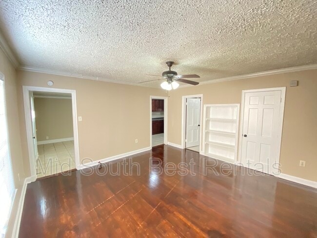 Photo - 1796 Nelson Ave