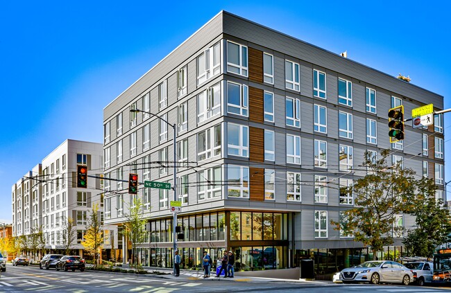 Building Photo - Theory U District Rental