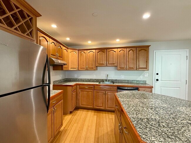 Building Photo - 409 Main St Unit 302 Rental