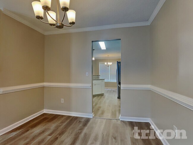 Photo - 477 Rosewood Cir