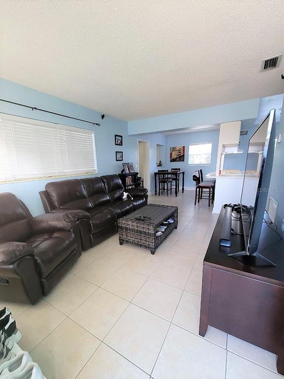 Photo - 513 Firefly Ln