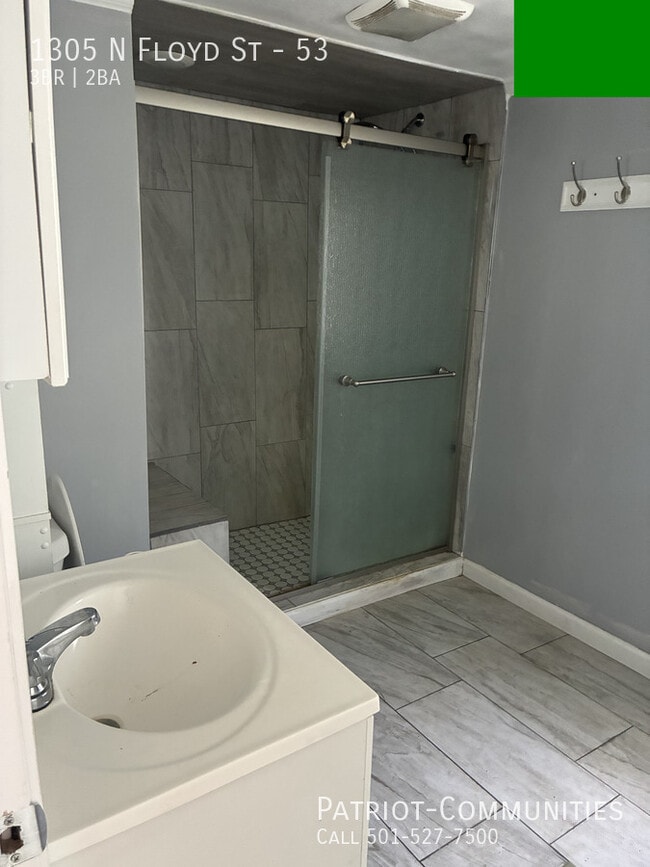 Photo - 1305 N Floyd St