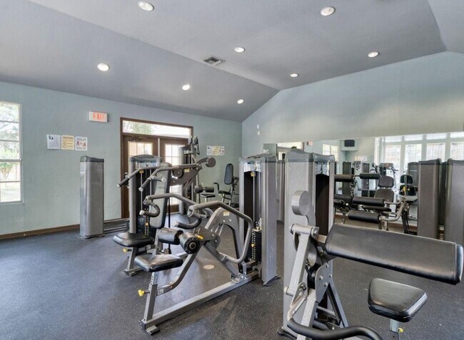 6428 Raleigh St