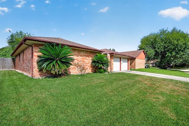 1379 Wrotham Ln