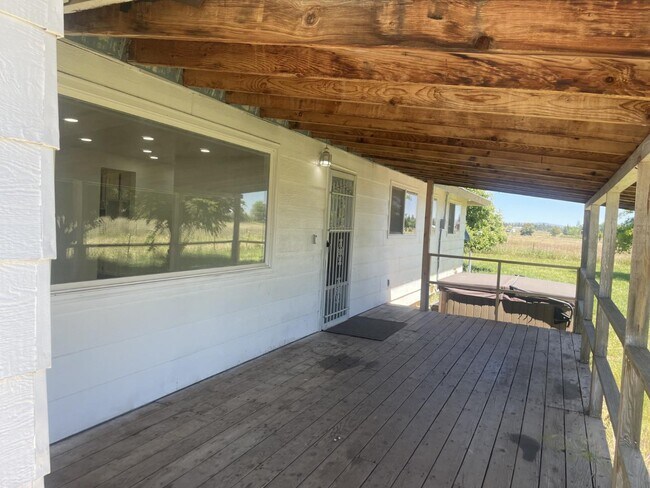 12817 Highway 66