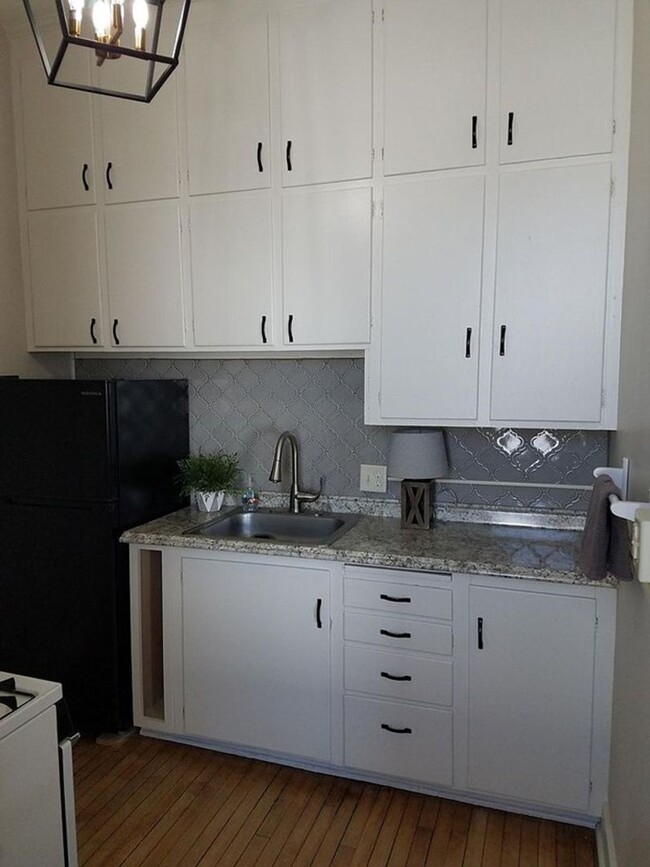 Parmenter St Property - Parmenter St Property Apartment Unit #3