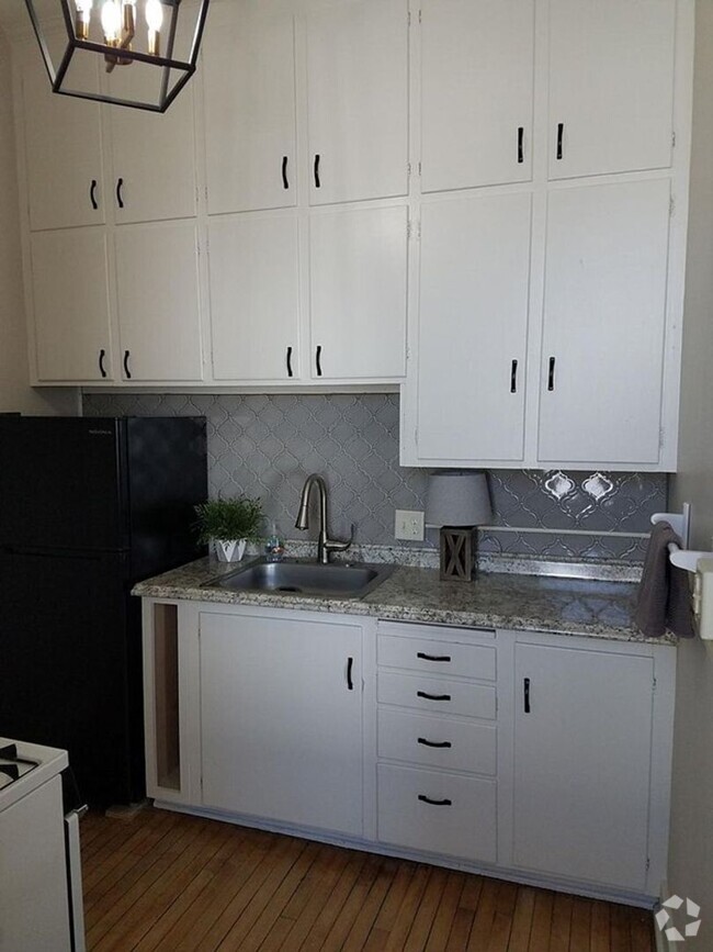 Building Photo - Parmenter St Property Unit #3 Rental