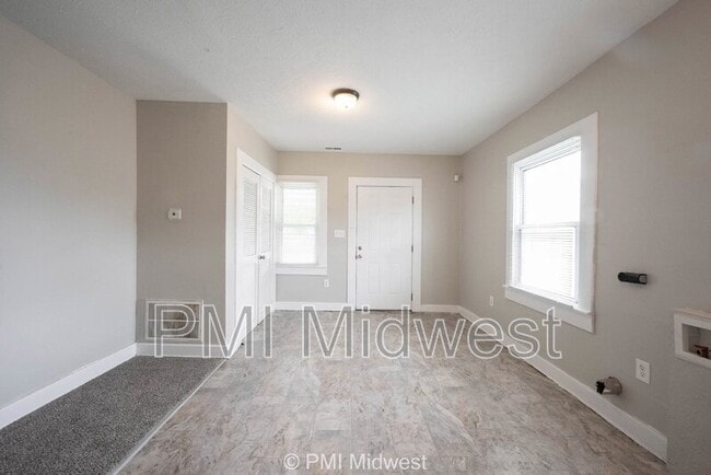 Photo - 2502 Columbia Ave