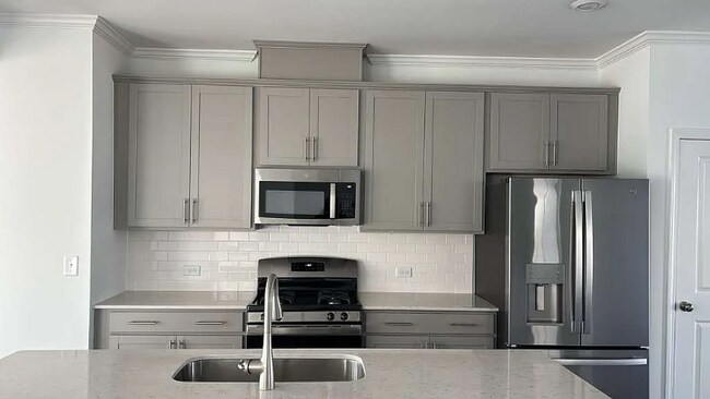 Photo - 808 Basswood Gln Trl