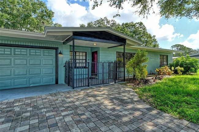 Photo - 2309 Lynn St