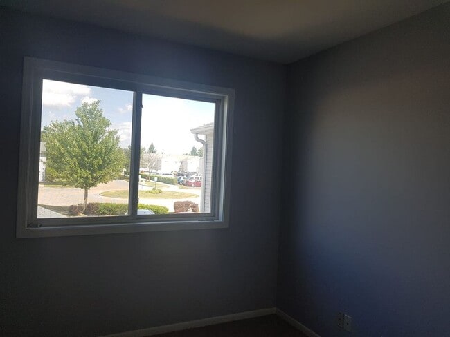 Photo - 554 Meadow Green Ln