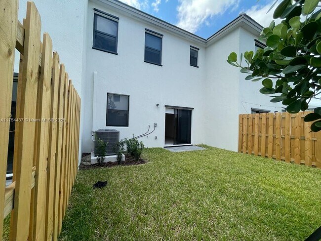 Photo - 28519 SW 134th Ct