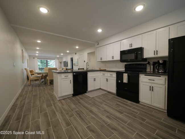 Photo - 1318 S Miramar Ave Unit 208