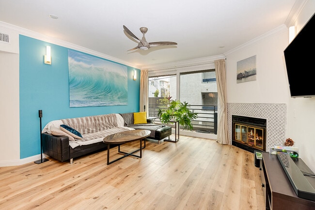 Photo - 20 Catamaran St Unit 104