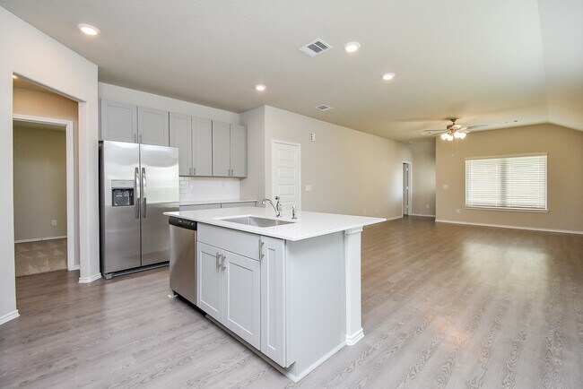 Photo - 8006 Camphor Ct