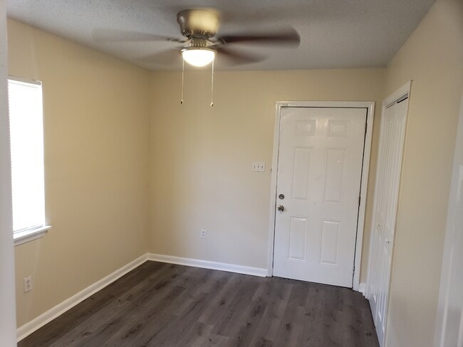 Photo - 1220 Thayer St