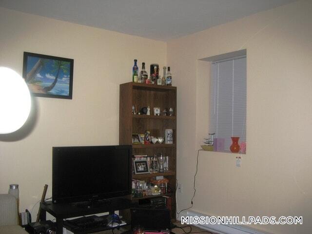 Building Photo - 883 Huntington Ave