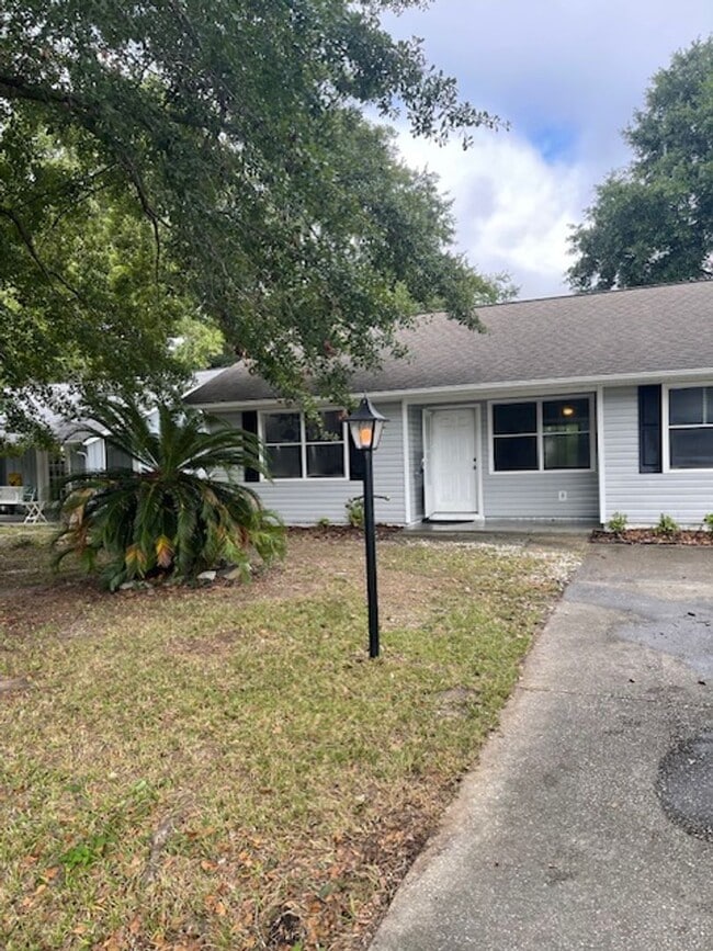 Building Photo - 2-Bedroom, 2-Bathroom single family home