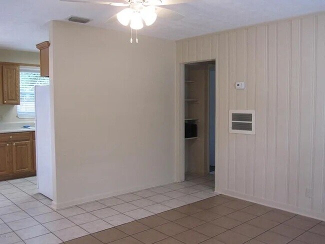 Photo - 434 Hayton Ave