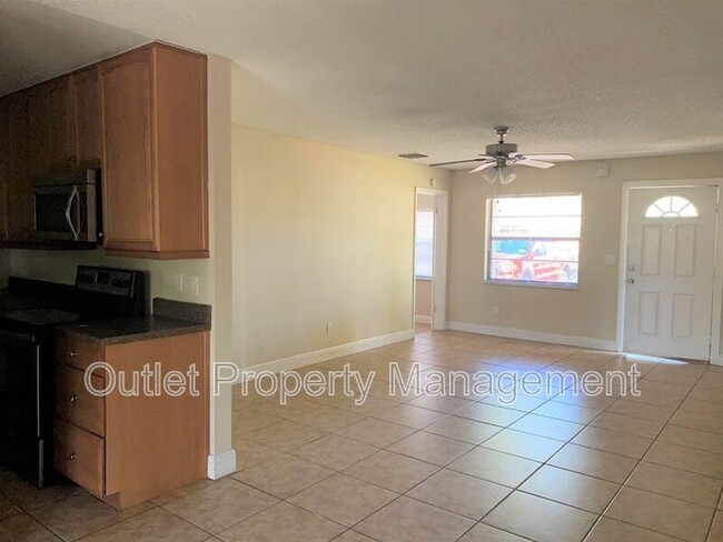 Photo - 14122 Newcomb Ave