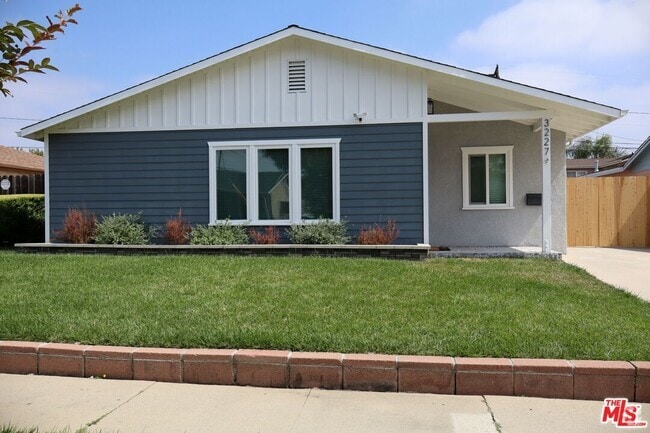 Building Photo - 3227 189th St Rental