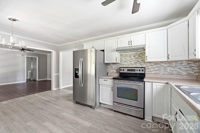Photo - 4815 Carriage Dr Cir