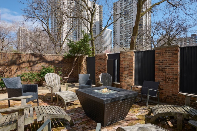 Photo - 1320 N La Salle Dr Unit 1