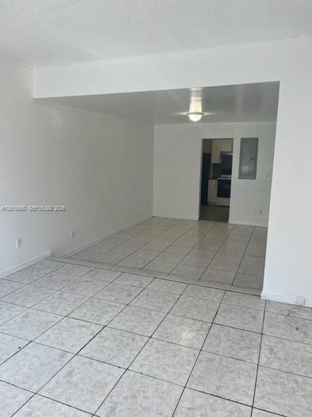 Photo - 15153 NE 6th Ave