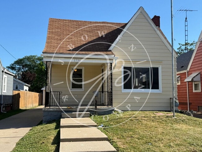 Building Photo - "Charming 2-Bedroom Retreat in West Toledo with huge garage.