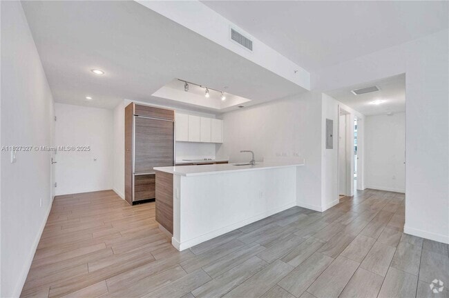 Building Photo - 1100 S Miami Ave Unit 2007 Rental