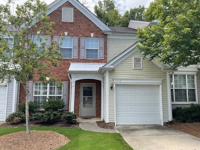 Building Photo - This welcoming 3-bedroom, 2.5-bath home