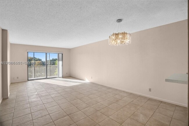 Building Photo - 1100 NW 87th Ave Unit 506
